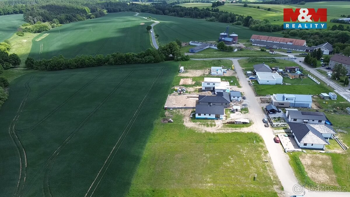 Prodej pozemku k bydlení, 1400 m², Veliš