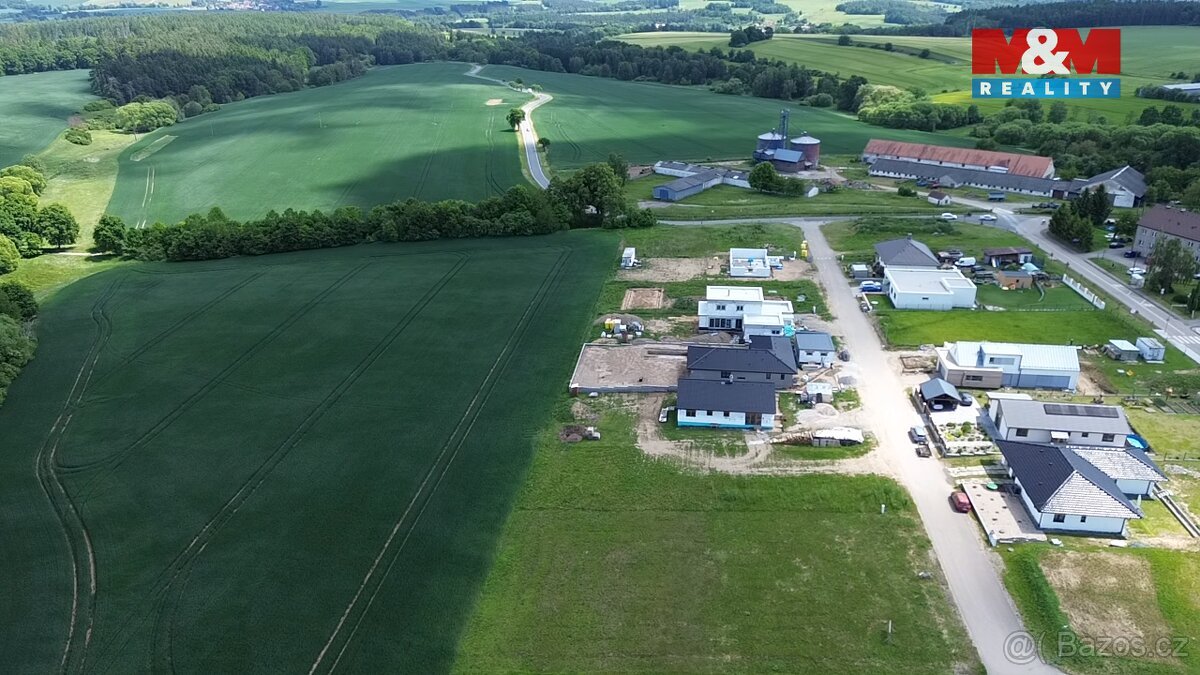 Prodej pozemku k bydlení, 1400 m², Veliš