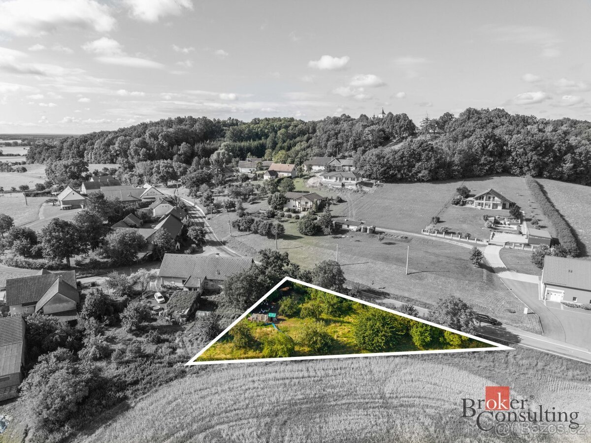 Prodej, pozemky/bydlení, 1048 m2, Vysoký Újezd , Hradec Král