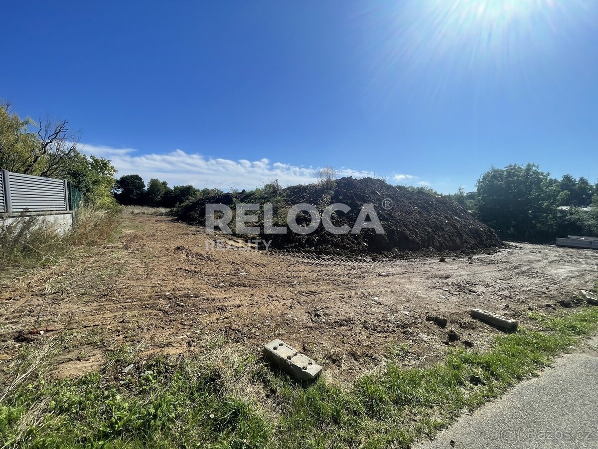 Stavební pozemek, 846m2, ing. sítě, cesta, Jesenice, Osnice.