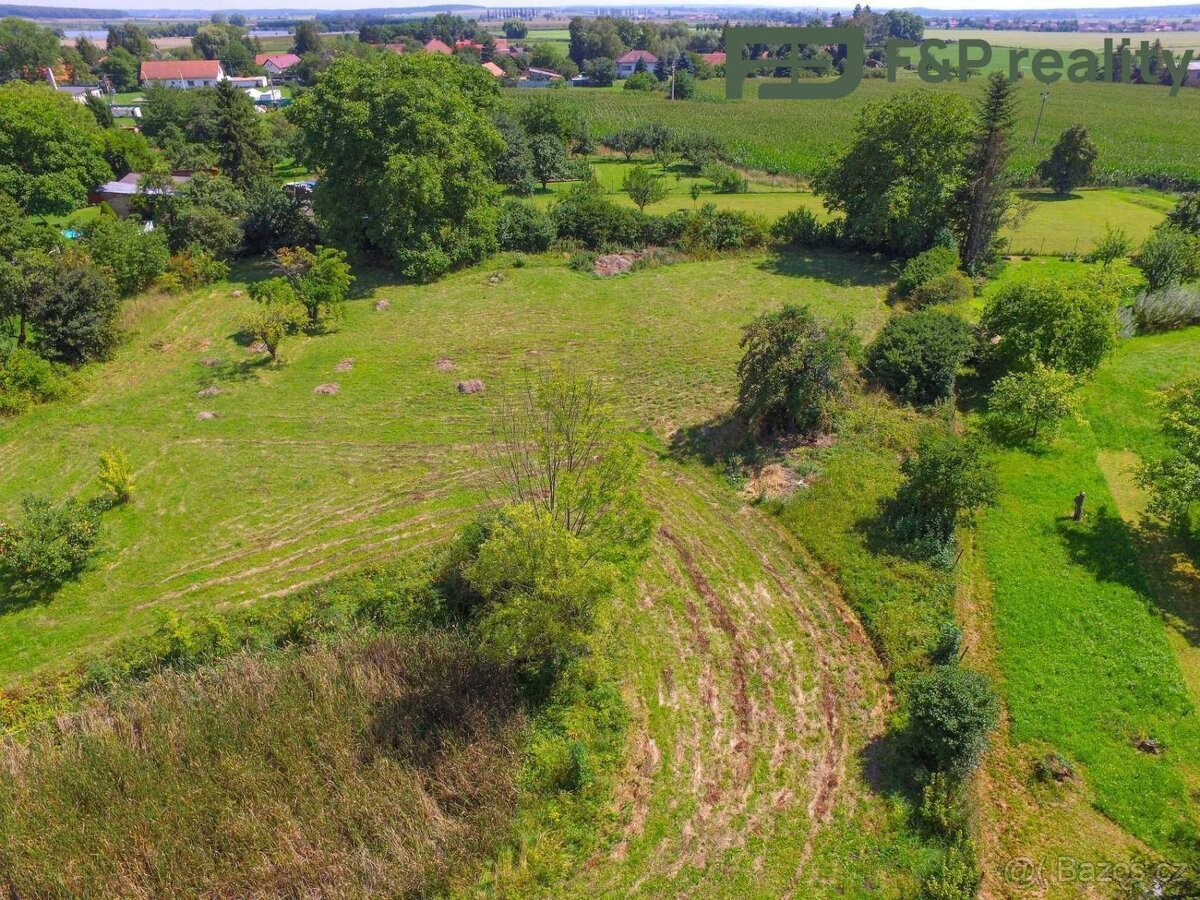 Prodej stavebního pozemku 1103m2, Skochovice