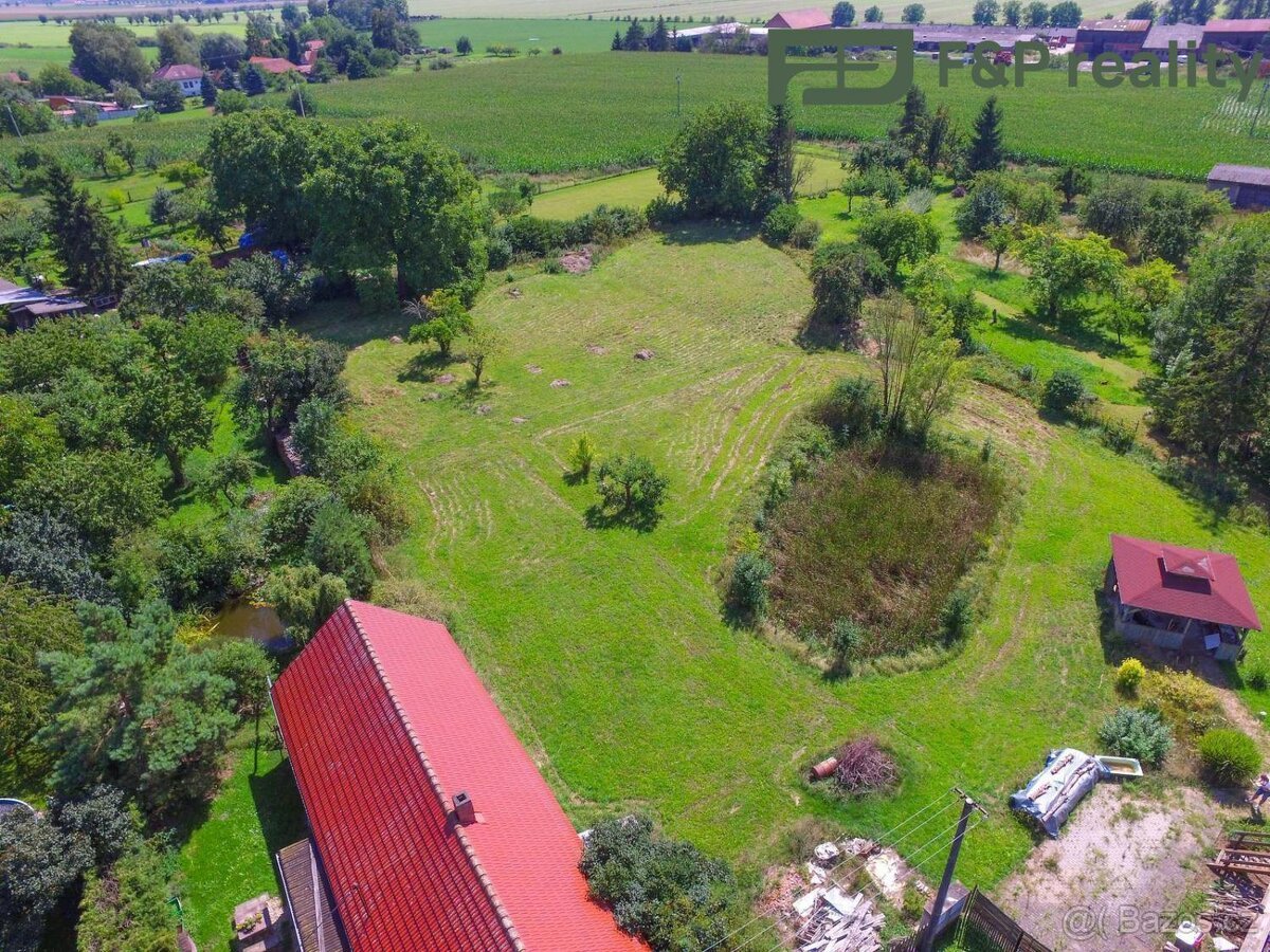 Prodej stavebního pozemku 1103m2, Skochovice