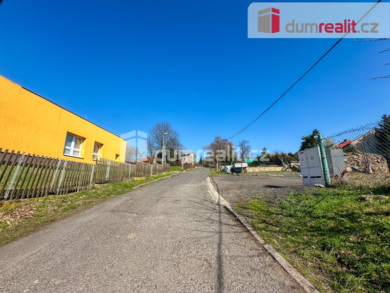 Prodej 1 pozemku k výstavbě RD každý o velikosti 700 m2, Vel