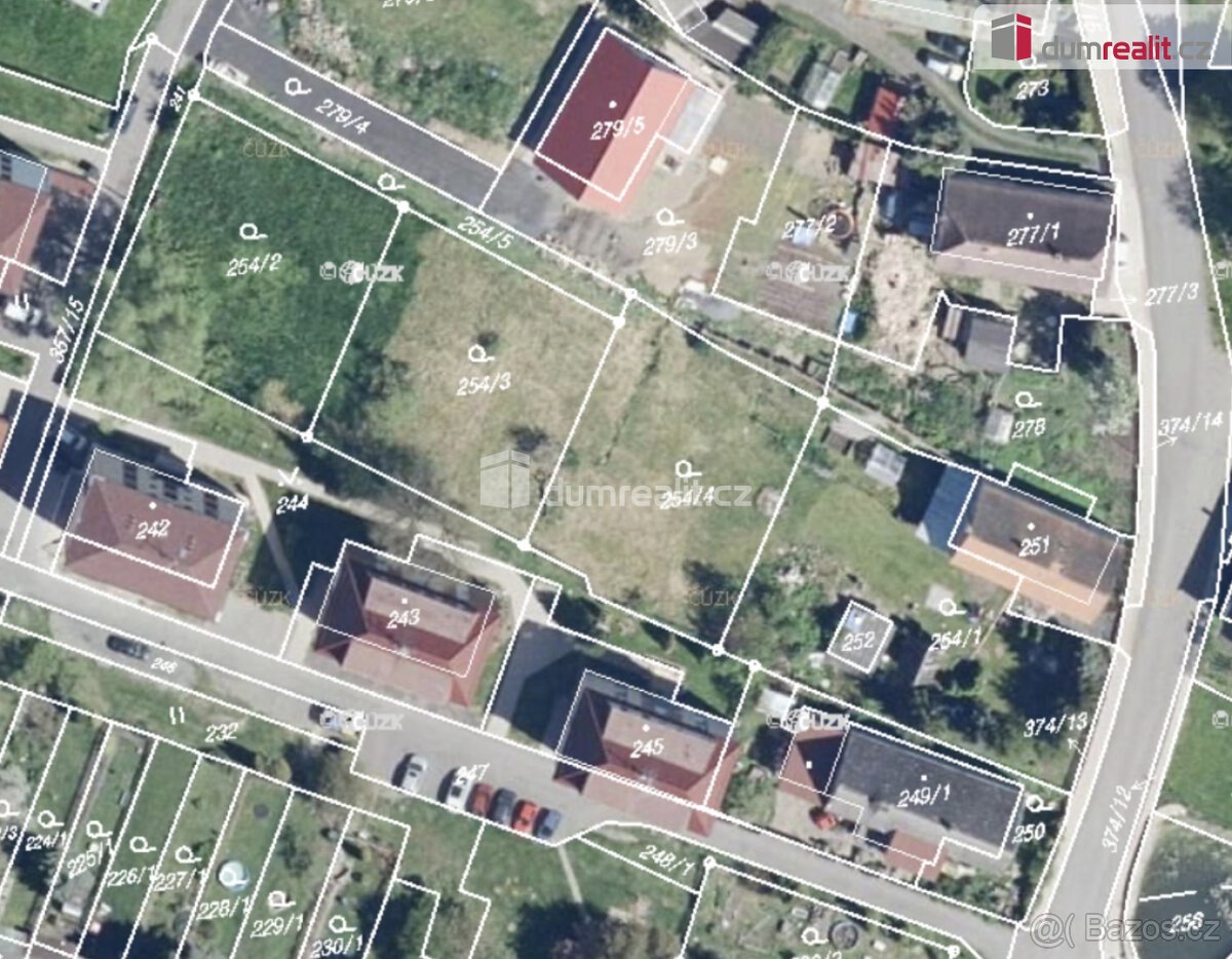 Prodej 1 pozemku k výstavbě RD každý o velikosti 700 m2, Vel