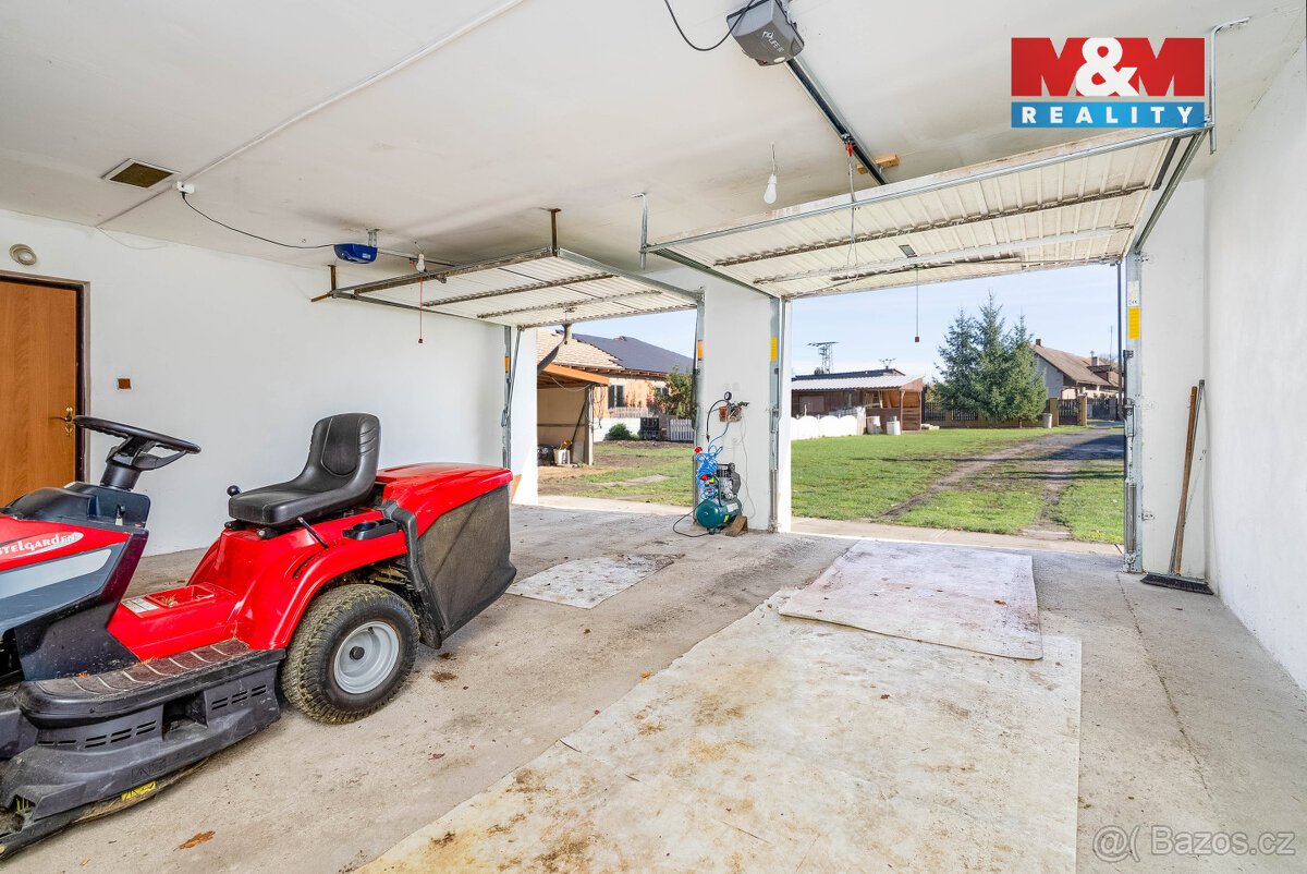 Prodej pozemku k bydlení, 885 m², Jíkev