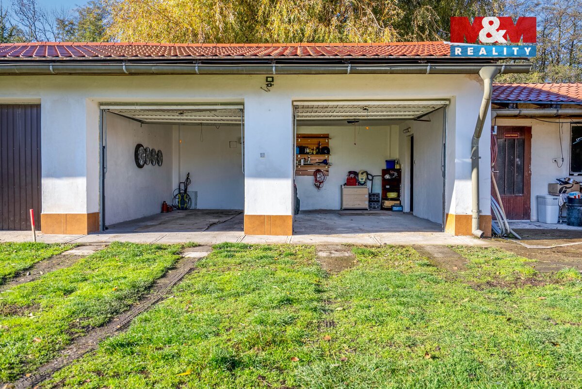 Prodej pozemku k bydlení, 885 m², Jíkev