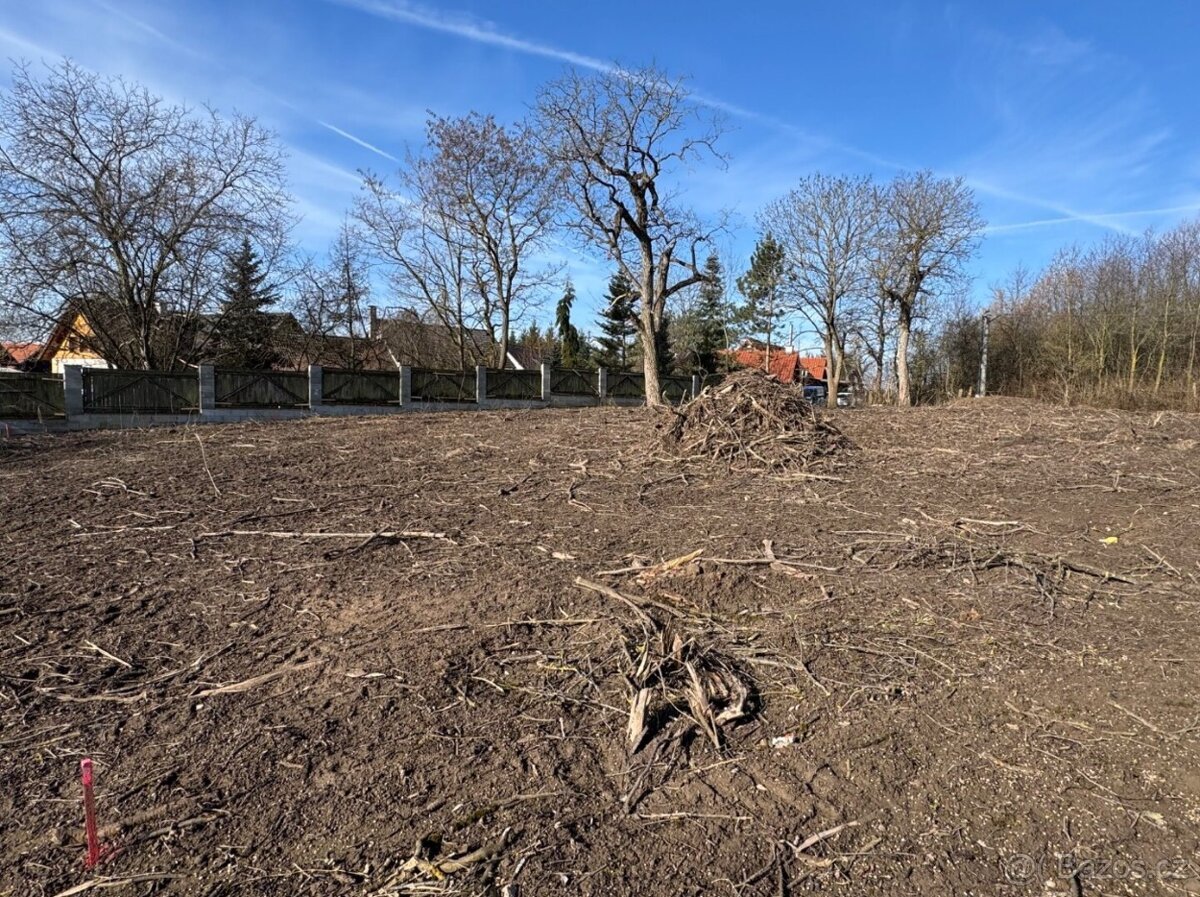 Prodej stavebního pozemku 910m2
