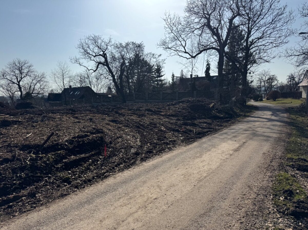 Prodej stavebního pozemku 910m2