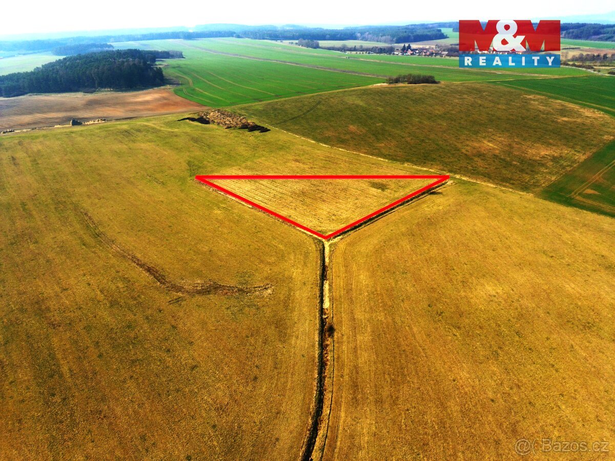 Prodej pole, 18948 m², Kladruby