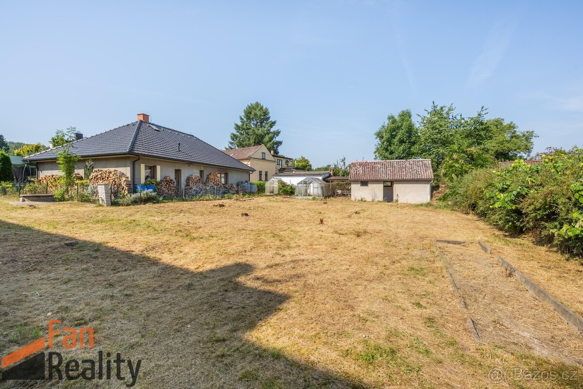 Prodej stavebního pozemku 692m2 v Praze Řevnicích