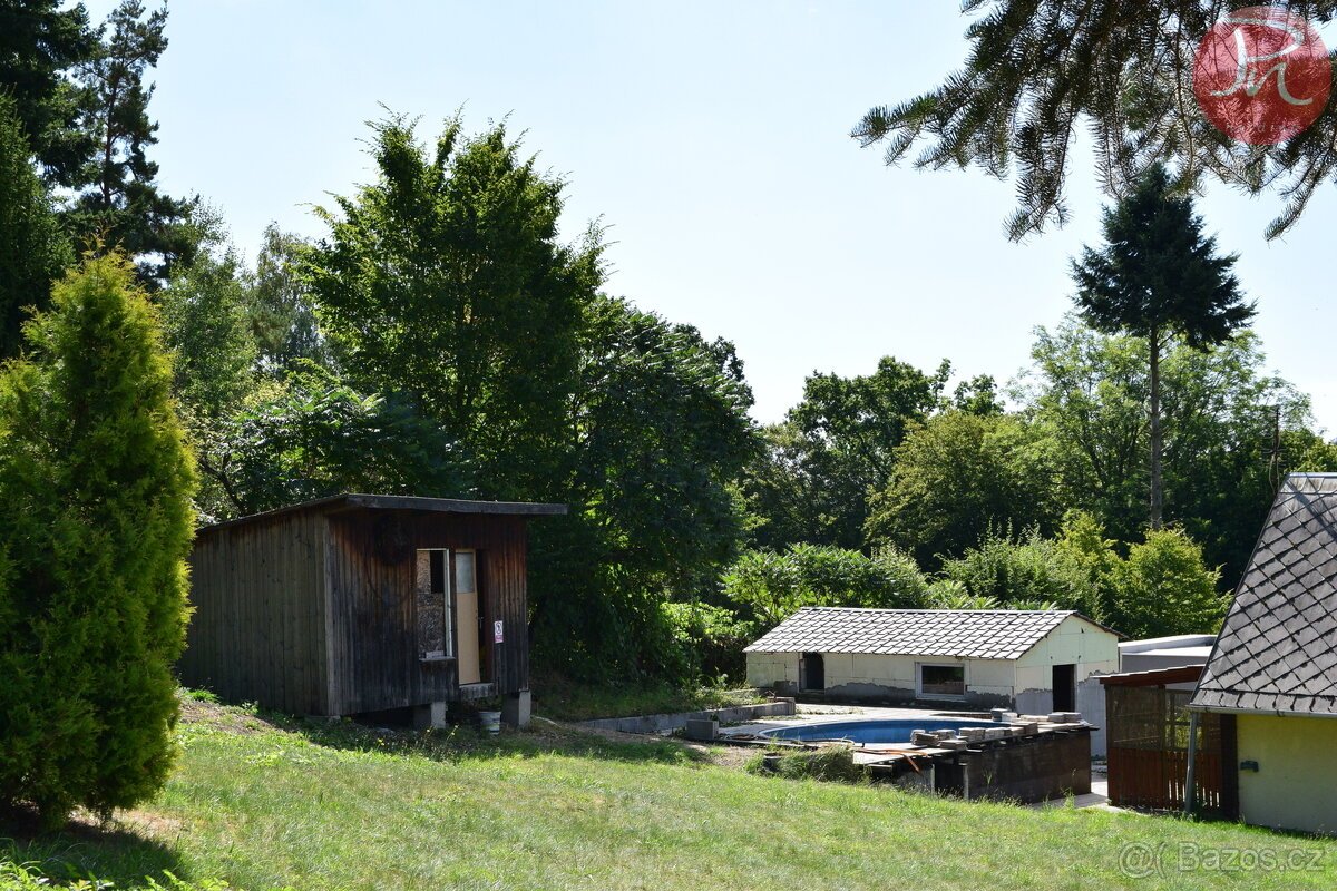 Prodej stavebního pozemku 1028m² v obci Dolní Lhota