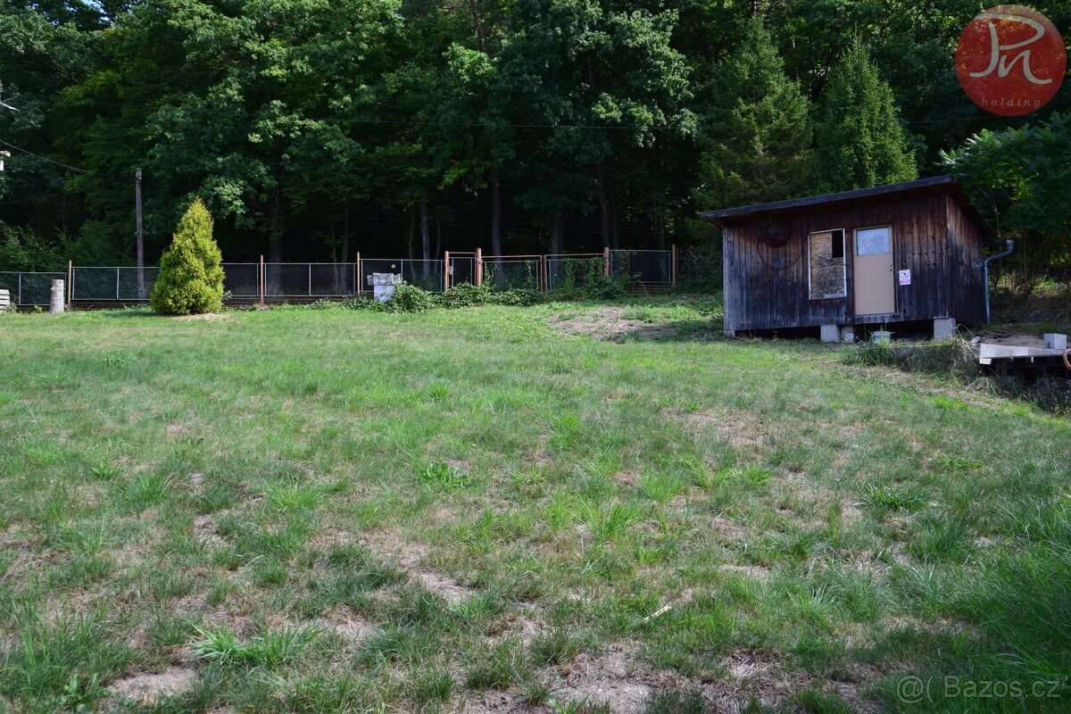 Prodej stavebního pozemku 1028m² v obci Dolní Lhota