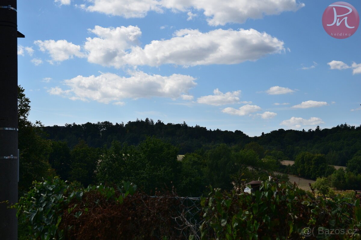 Prodej stavebního pozemku 1028m² v obci Dolní Lhota