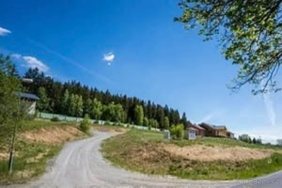 Prodej pozemků (možnost výstavby RD)