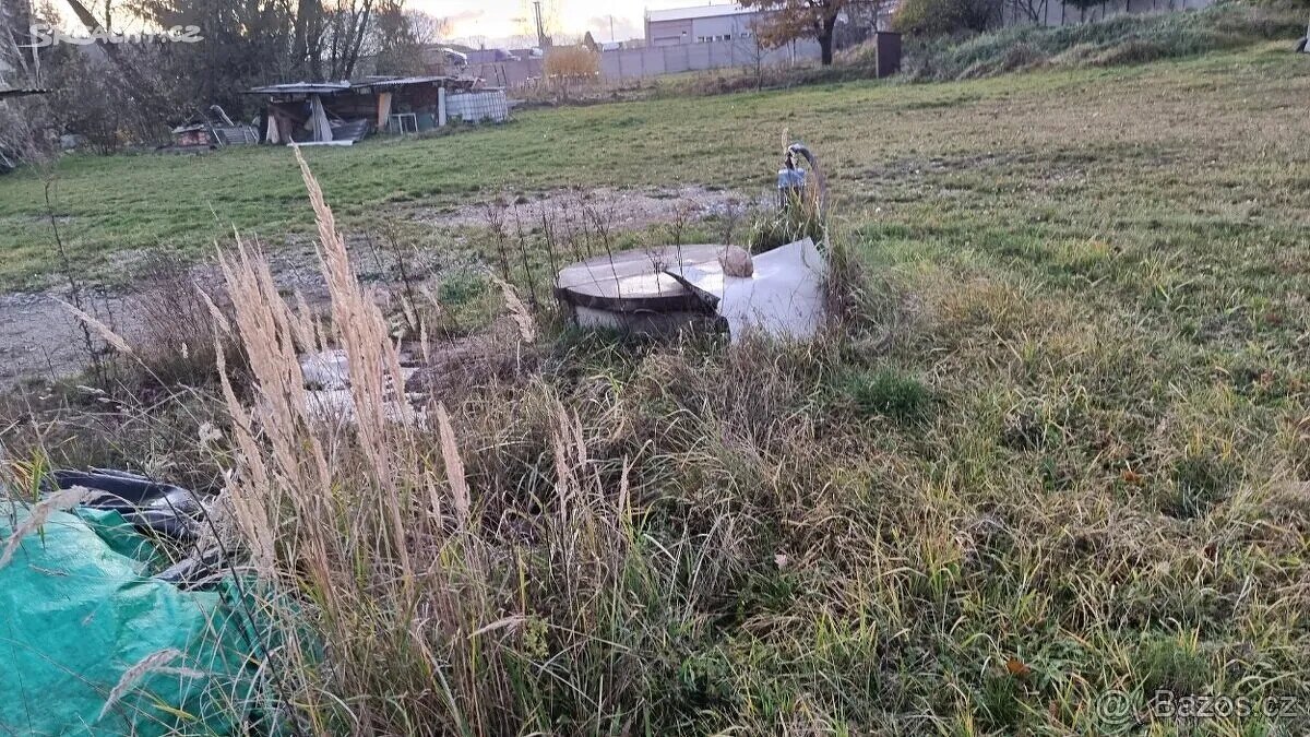 Prodej stavebního pozemku 2950 m²