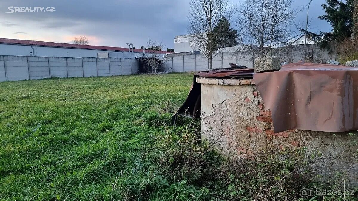 Prodej stavebního pozemku 2950 m²