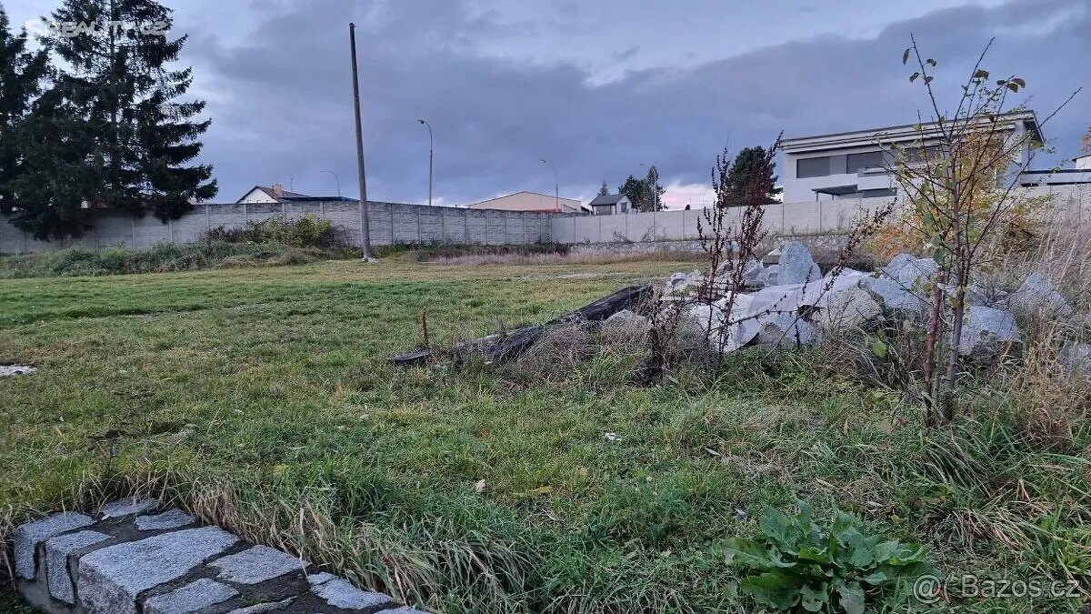 Prodej stavebního pozemku 2950 m²