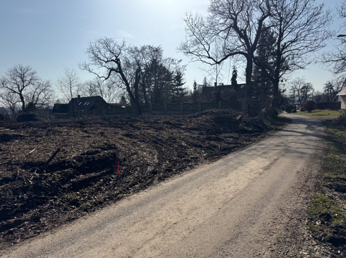 Prodej stavebního pozemku 910m2