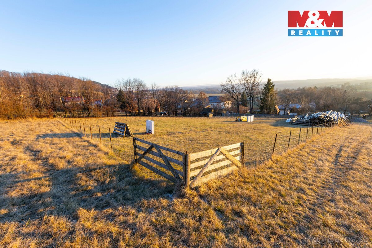 Prodej pozemku k bydlení v Střemošicích