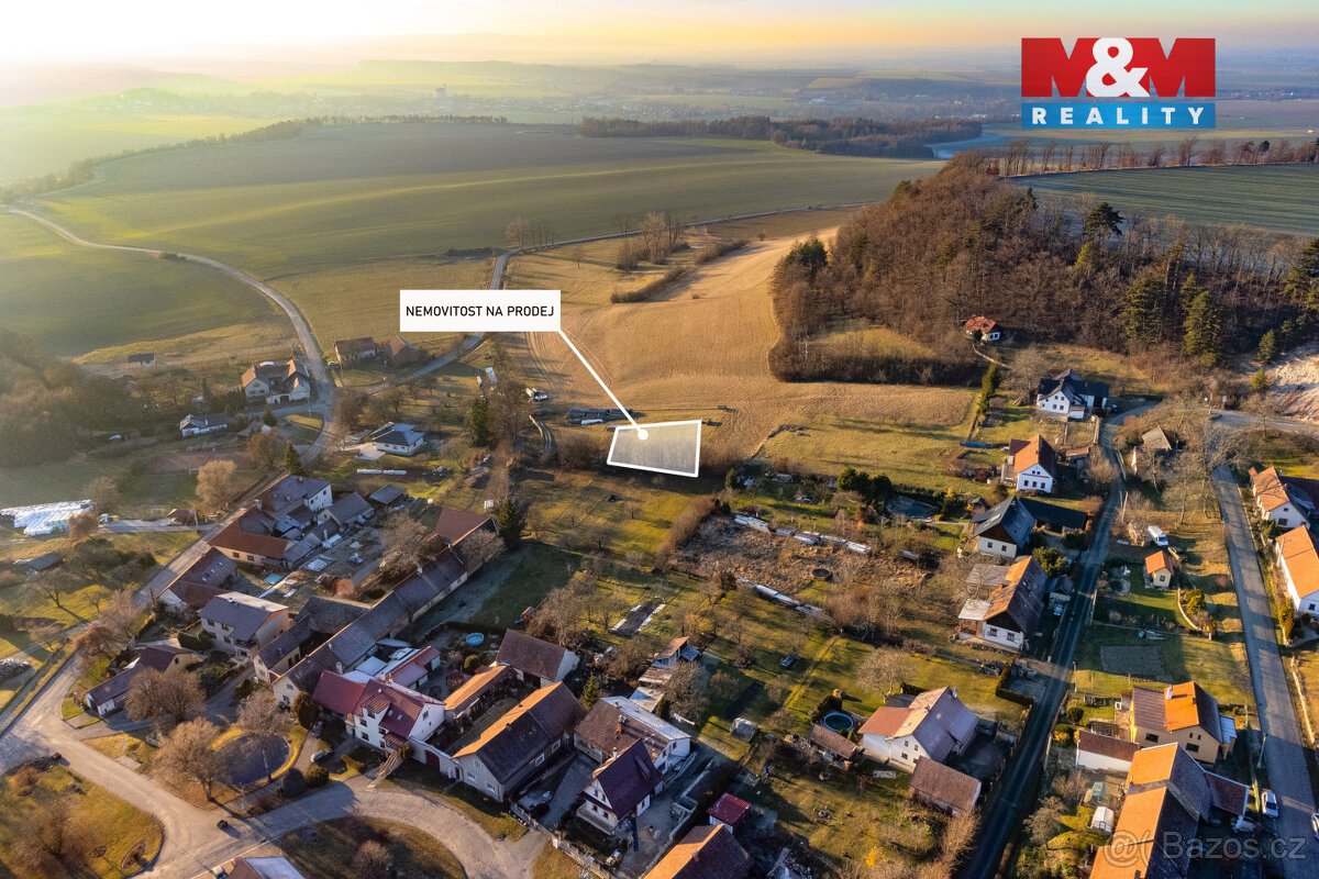 Prodej pozemku k bydlení v Střemošicích