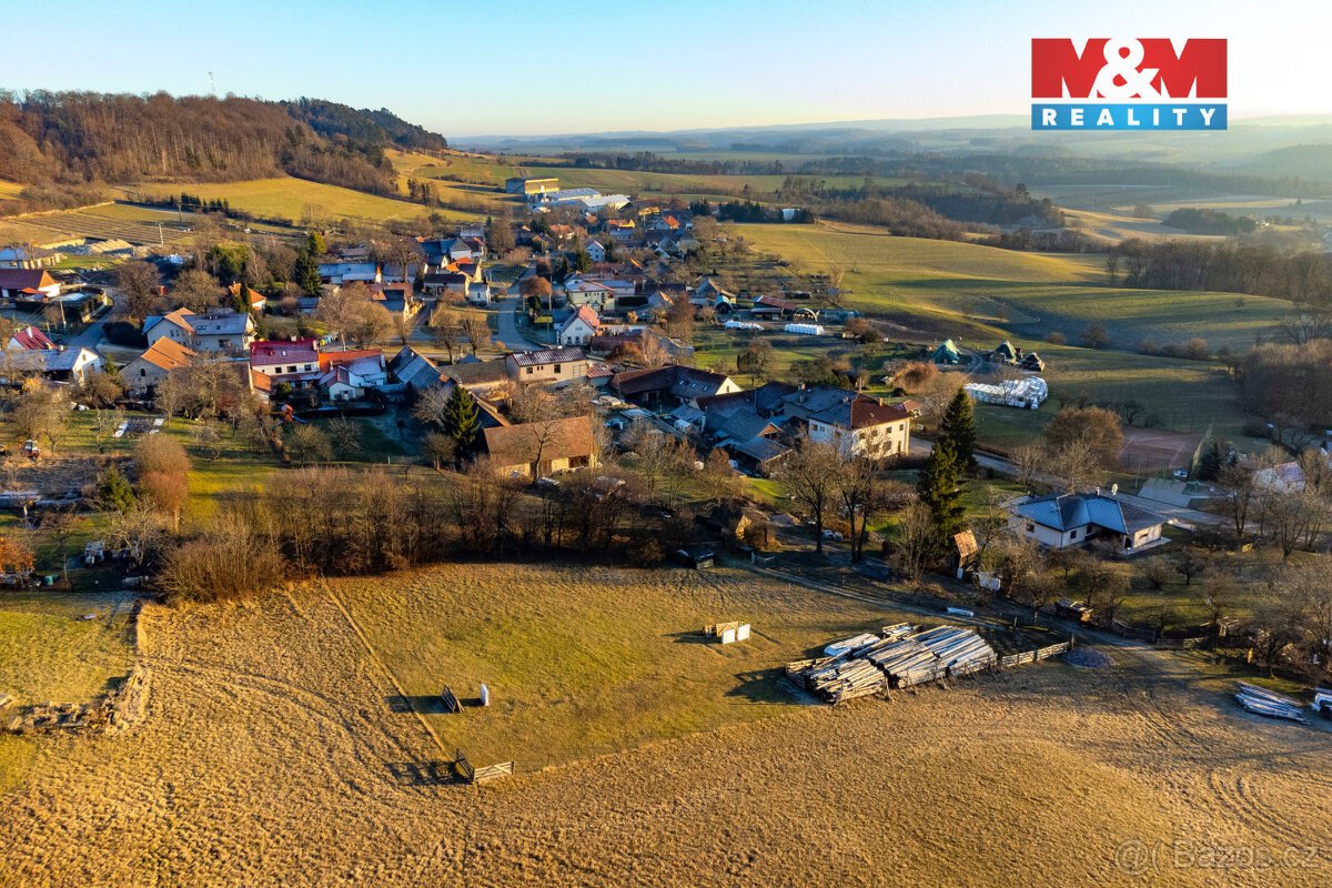 Prodej pozemku k bydlení v Střemošicích