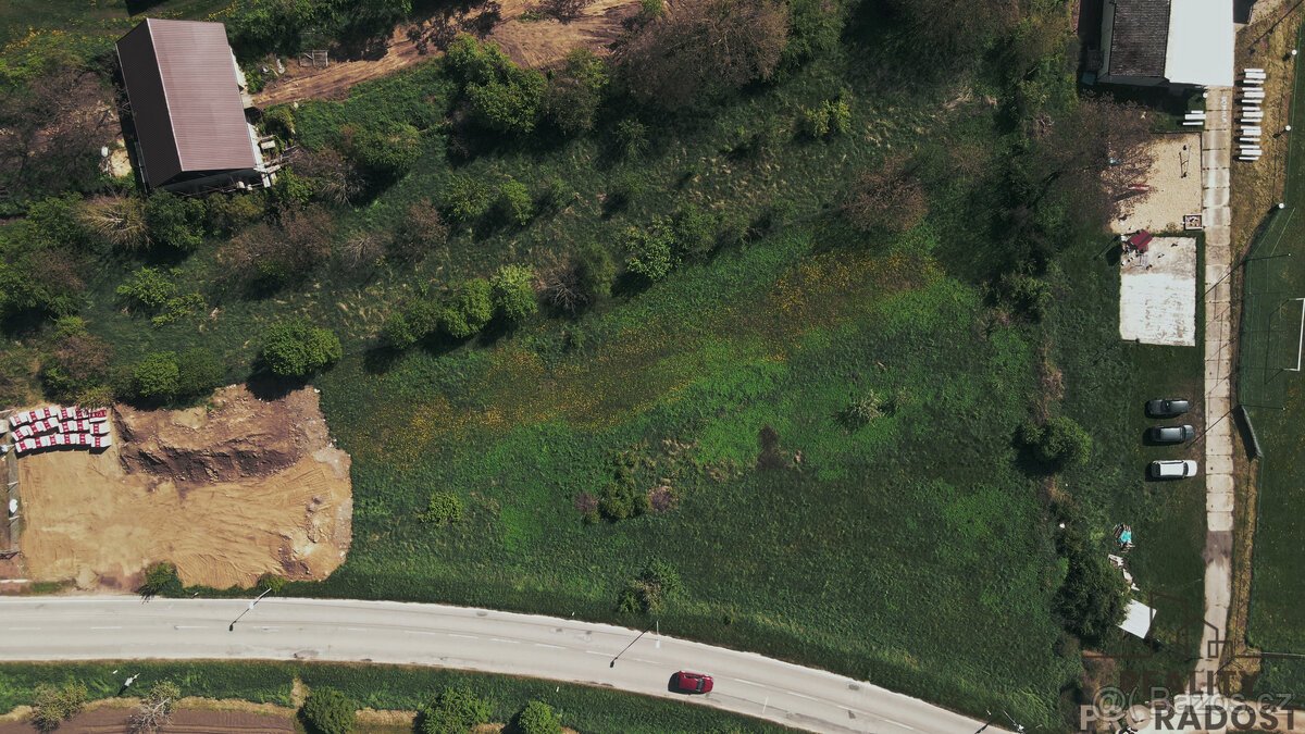 Prodej stavebního pozemku 861,5 m2 v Kyjově-Bohuslavicích, l