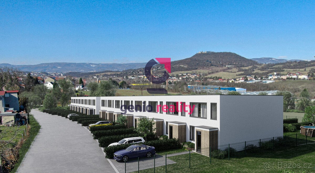 Developerský projekt na 16 řadových domů, 50 minut od Prahy.