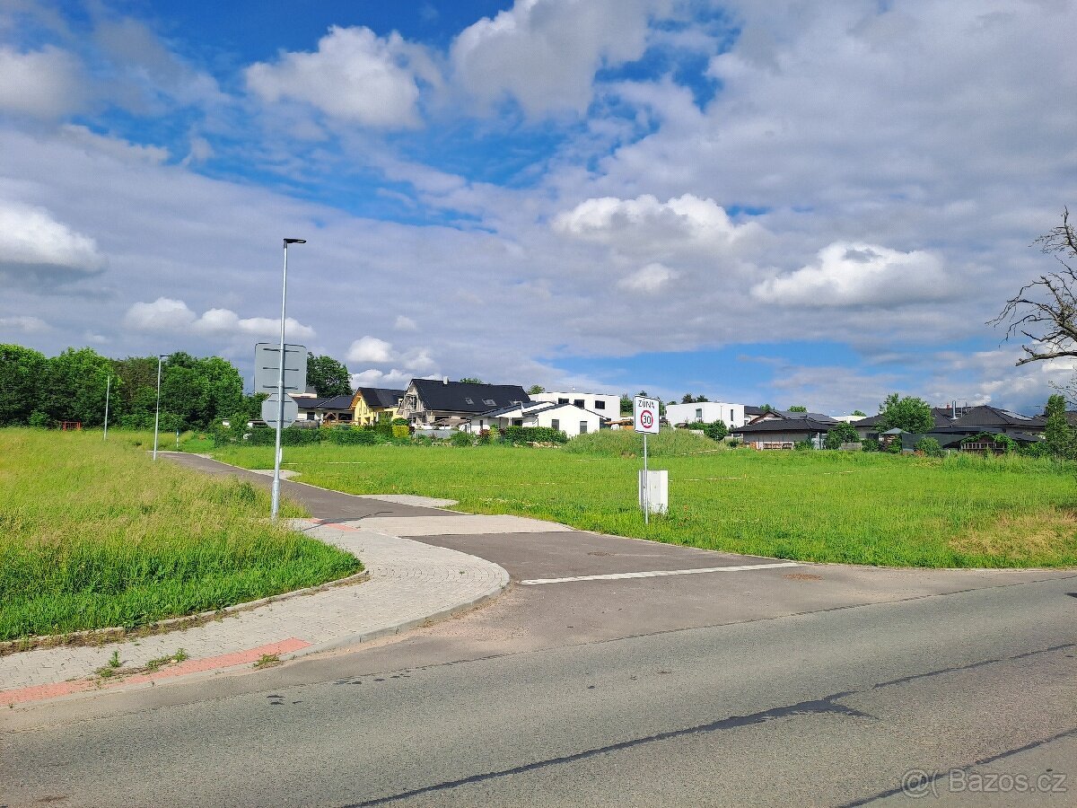 Prodej stavebního pozemku 912 m² Sezemice_Počaply