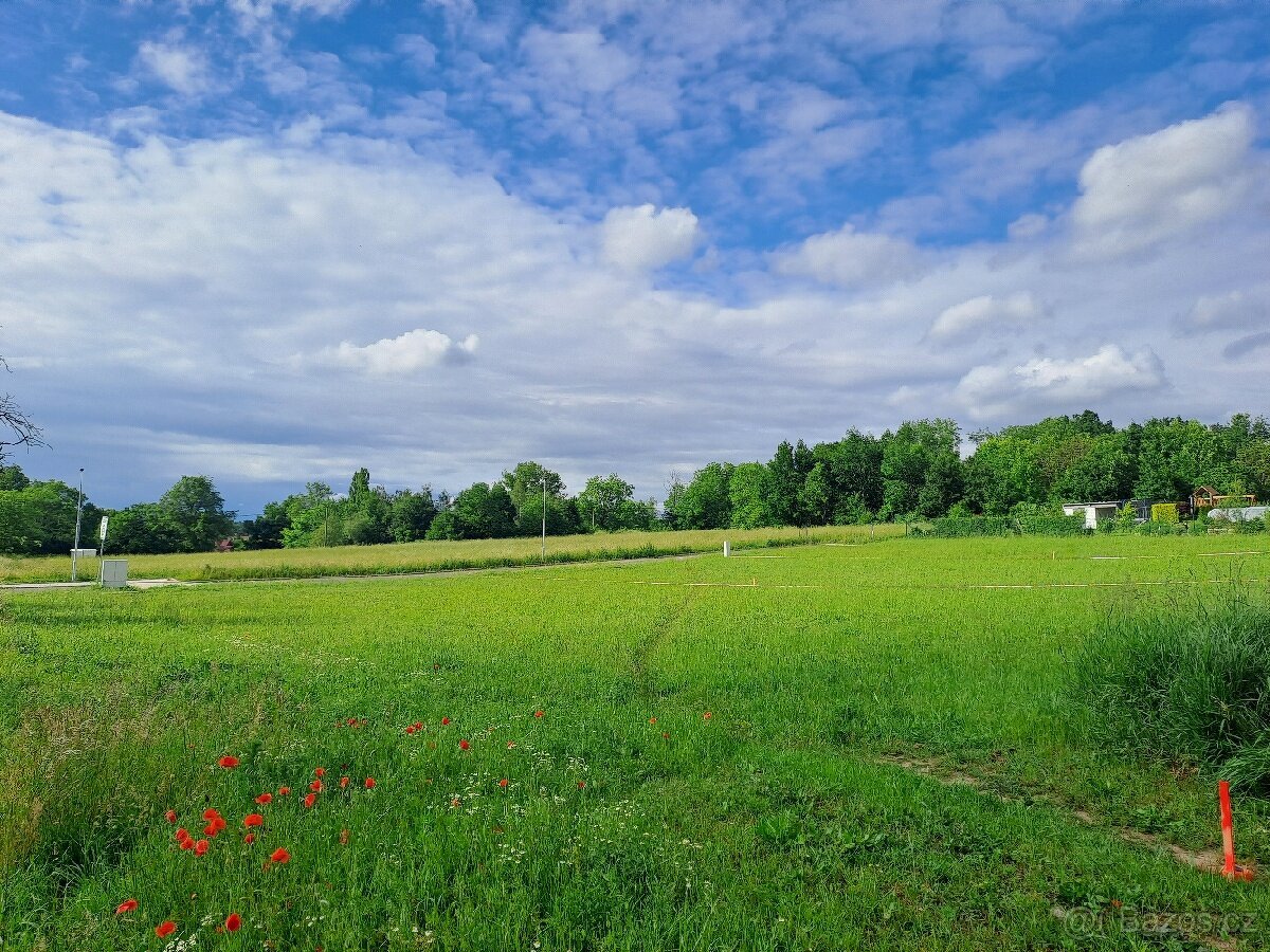 Prodej stavebního pozemku 912 m² Sezemice_Počaply