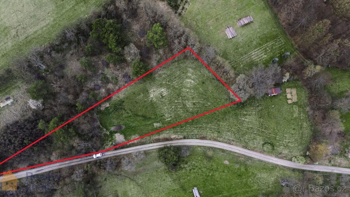 Prodeji stavebního pozemku pro bydlení o výměře 2.184 m2 v o