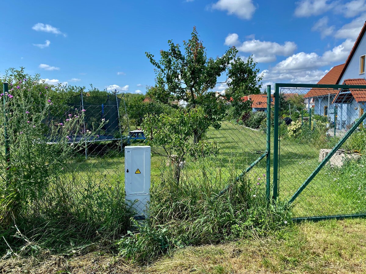 Stavebni pozemek Havraniky