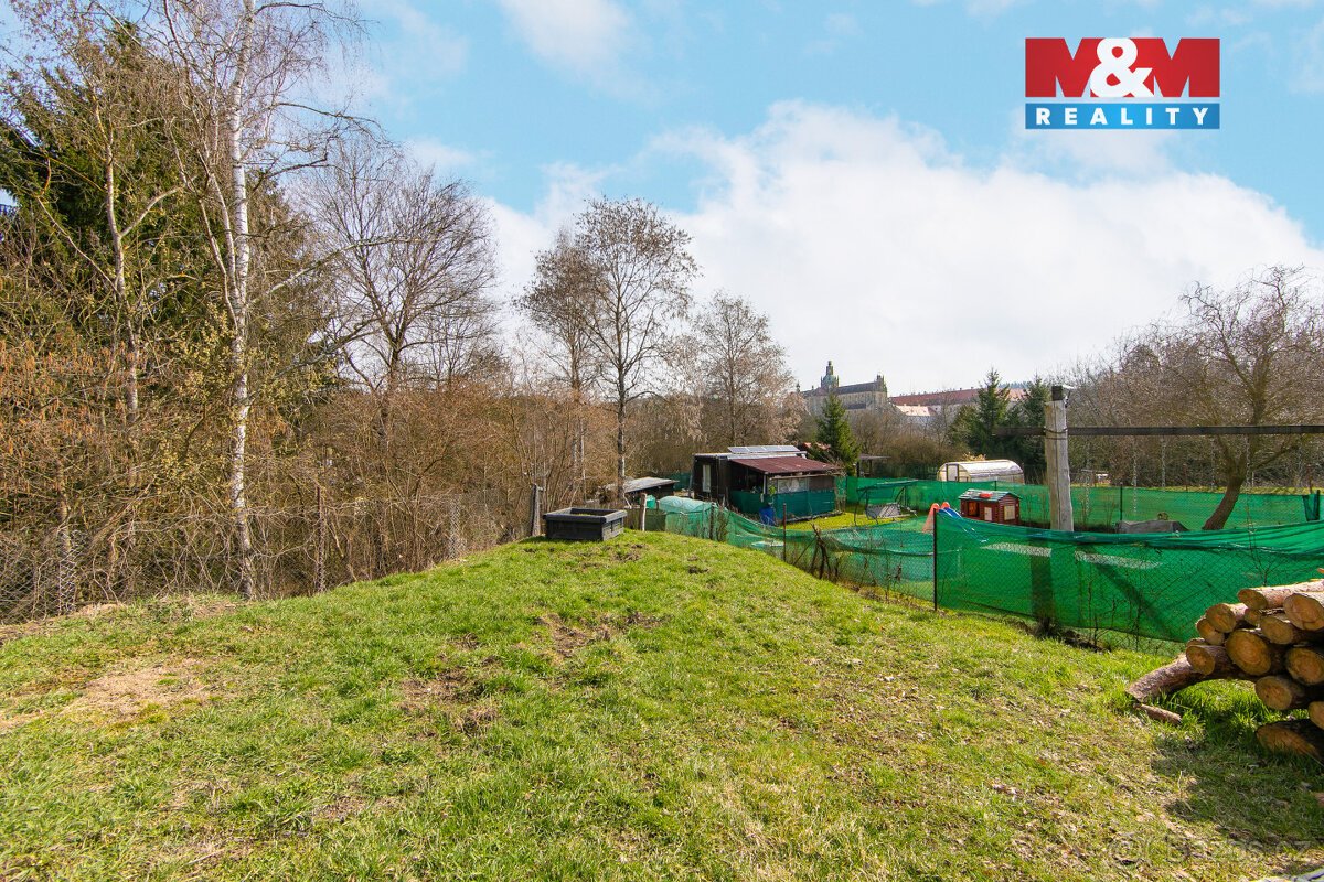 Prodej pozemku k bydlení, 1021 m², Kladruby, ul. Zahradní