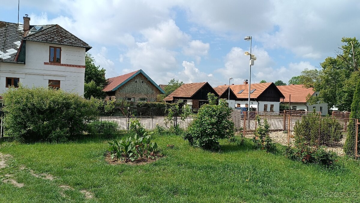 Stavební pozemek 785m-D35 za 6km,všechny sítě,Nové S