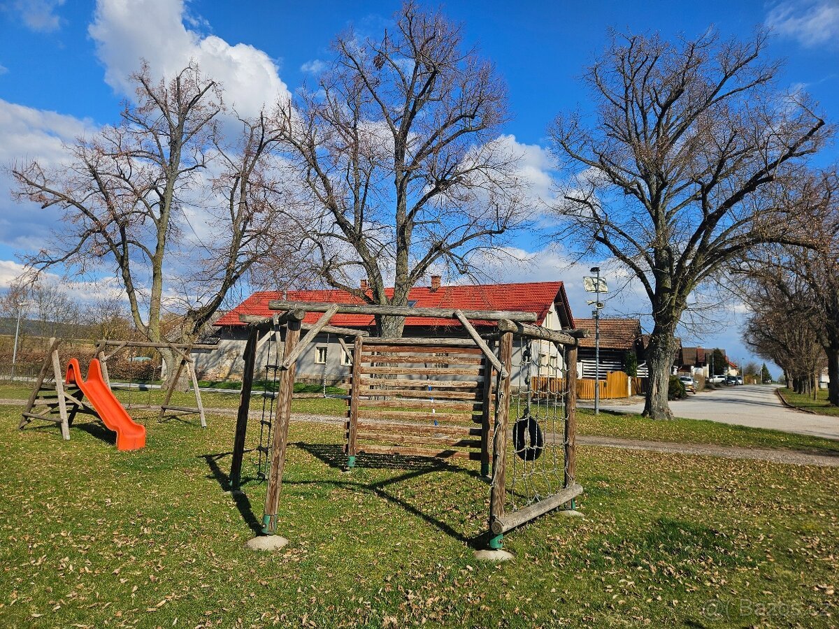 Stavební pozemek 785m-D35 za 6km,všechny sítě,Nové S