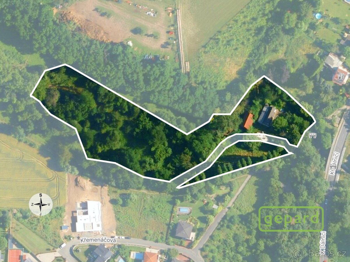 Soubor pozemků o výměře 12 706 m2, včetně potoka a RD k reko