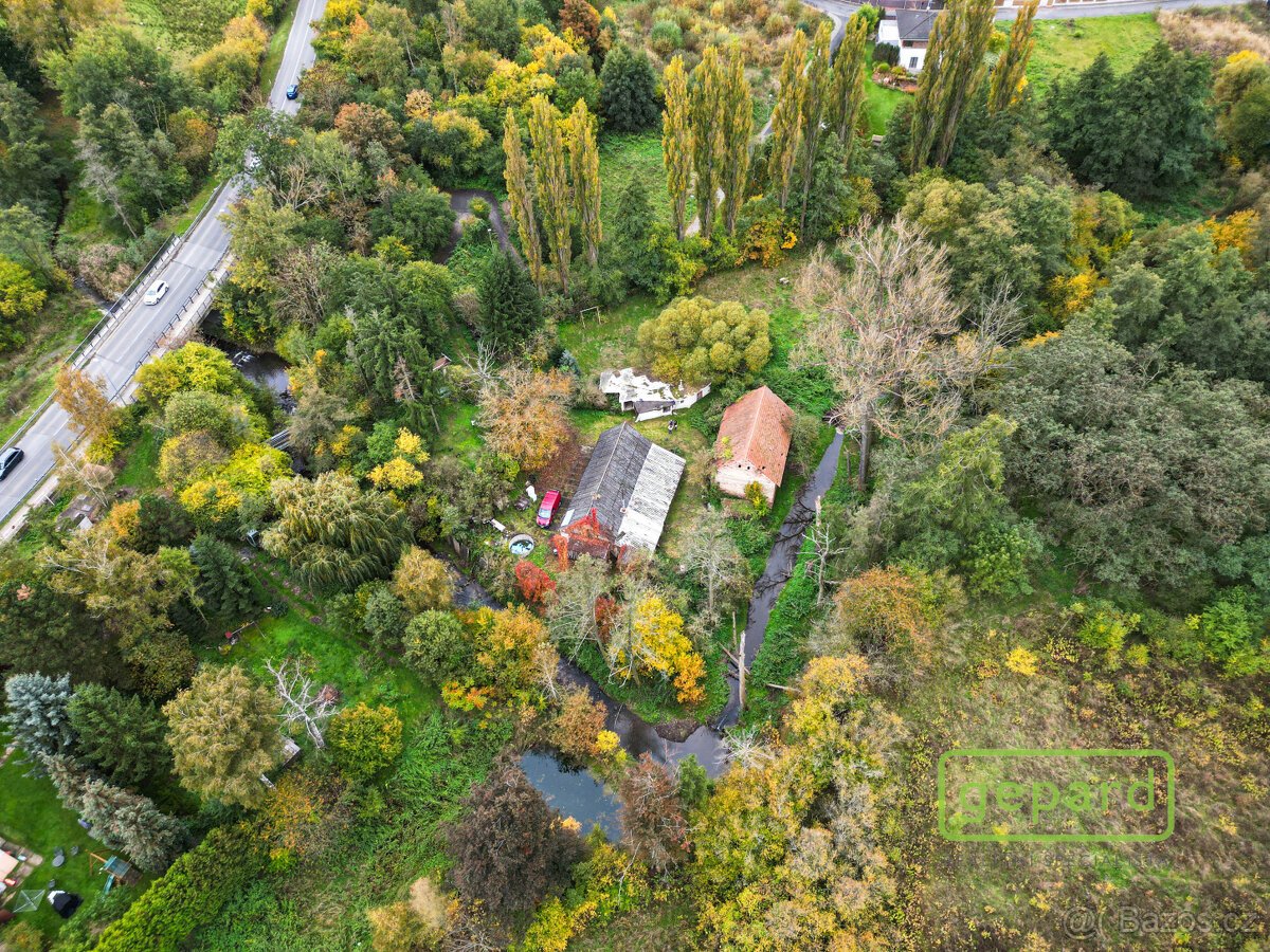 Soubor pozemků o výměře 12 706 m2, včetně potoka a RD k reko