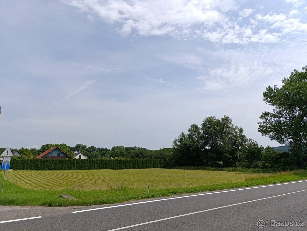 Prodej pozemku pro komerční výstavbu, u silnice I/35 (Jc-HK)