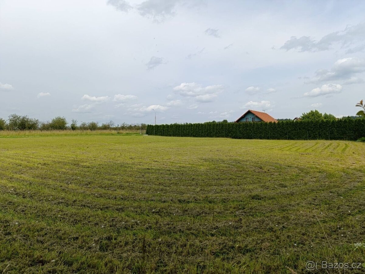 Prodej pozemku pro komerční výstavbu, u silnice I/35 (Jc-HK)