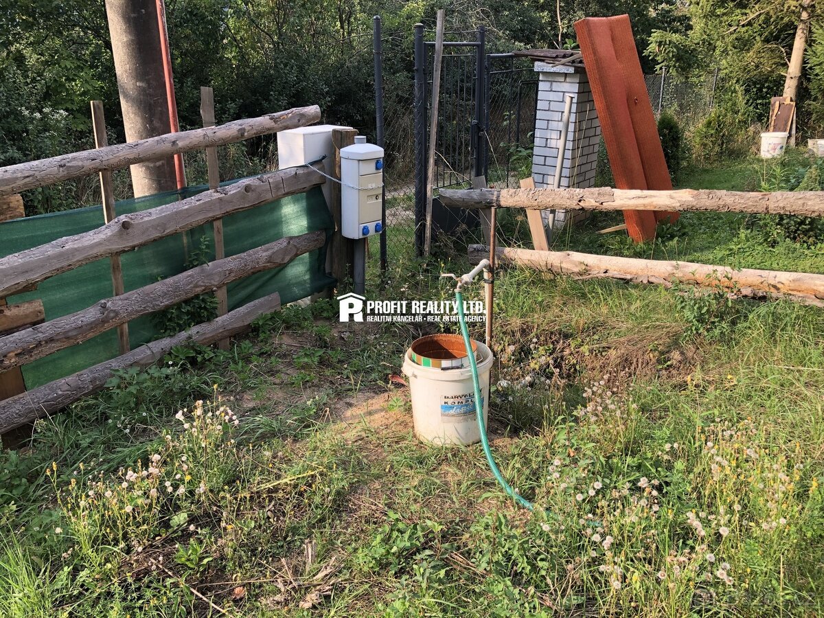 Pozemky, 775 m²,  Králův Dvůr - Karlova Huť, ev.č. N0025286