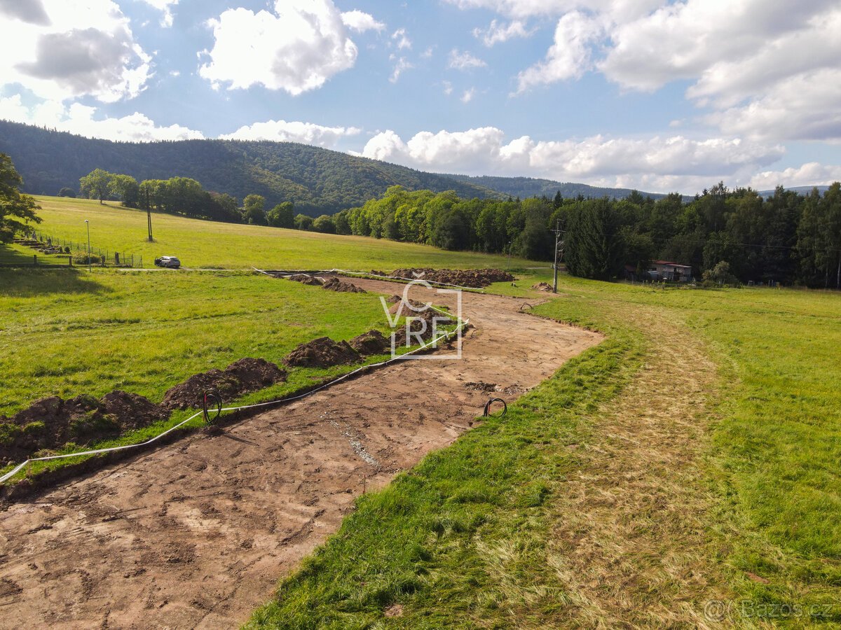 Prodej pozemku o výměře 869 m2 určeného k výstavbě v obci Ža