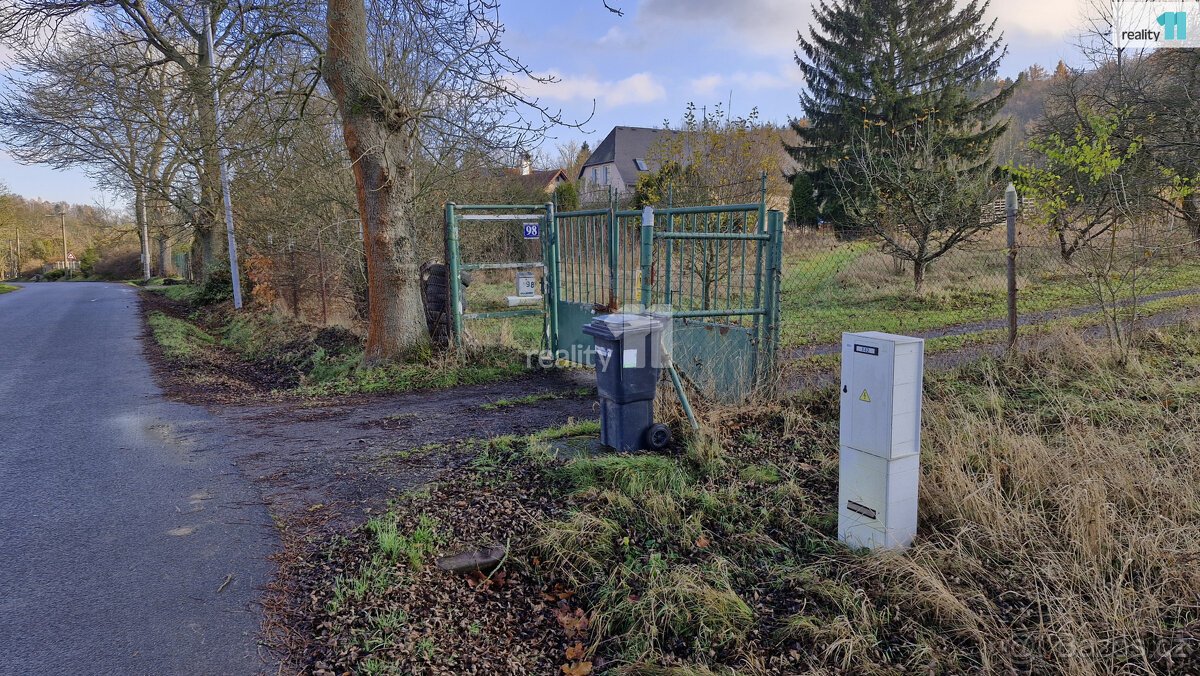 Prodej pozemku o 1669m2 v Dalovicích, Karlových Varech.