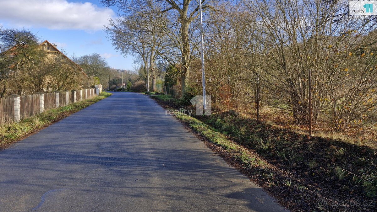 Prodej pozemku o 1669m2 v Dalovicích, Karlových Varech.