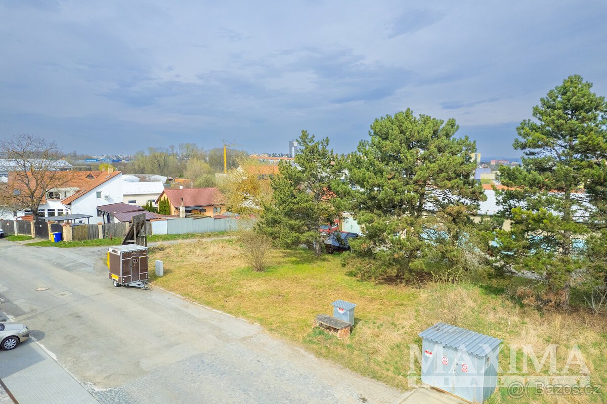 Pozemek  o ploše 443 m2 - Olomouc, Slavonín