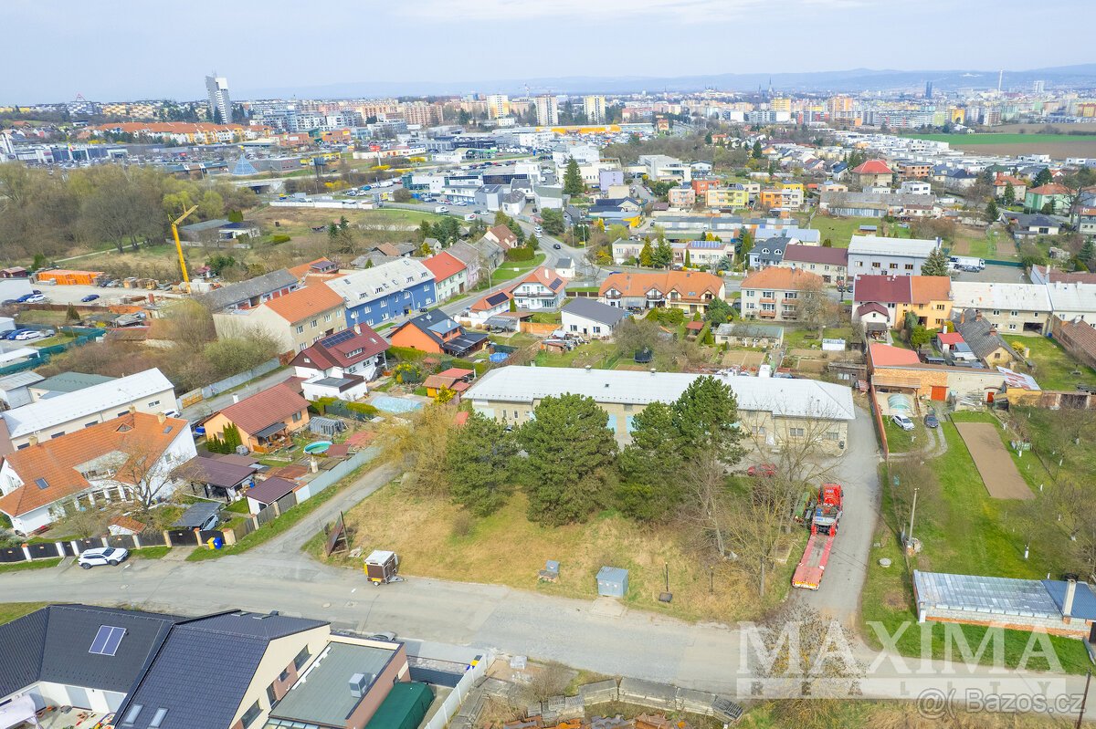 Pozemek  o ploše 443 m2 - Olomouc, Slavonín