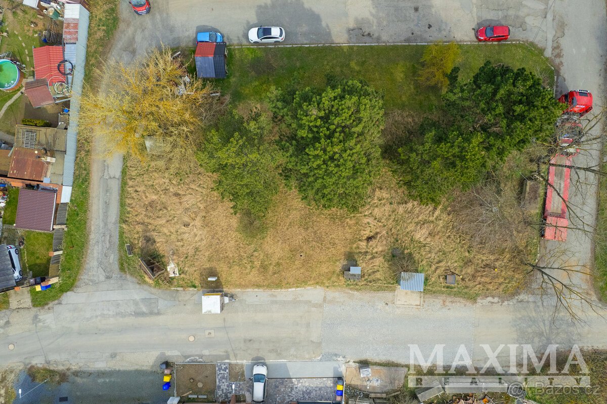 Pozemek  o ploše 443 m2 - Olomouc, Slavonín