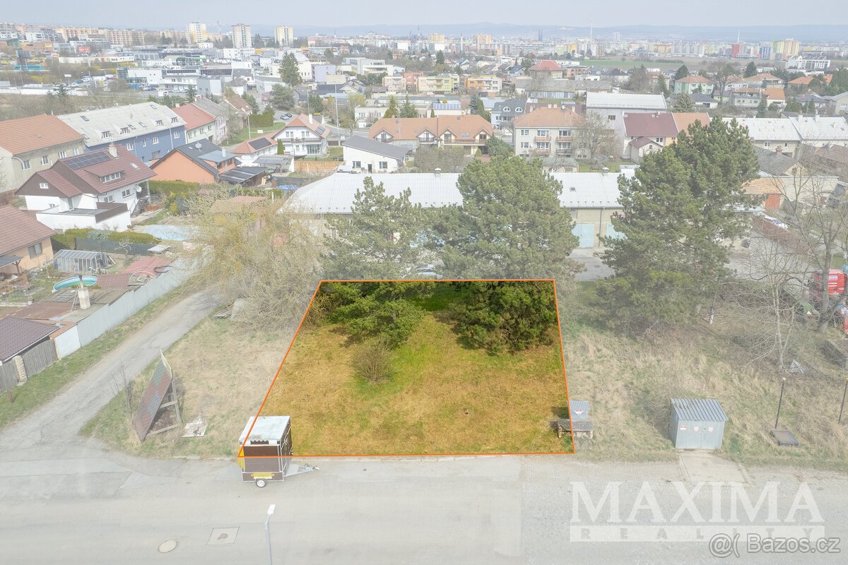 Pozemek  o ploše 443 m2 - Olomouc, Slavonín