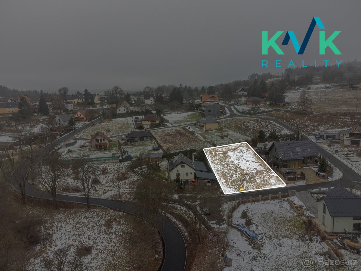 Zasíťovaný pozemek, 1 088 m2, voda, elektřina, kanalizace, ,