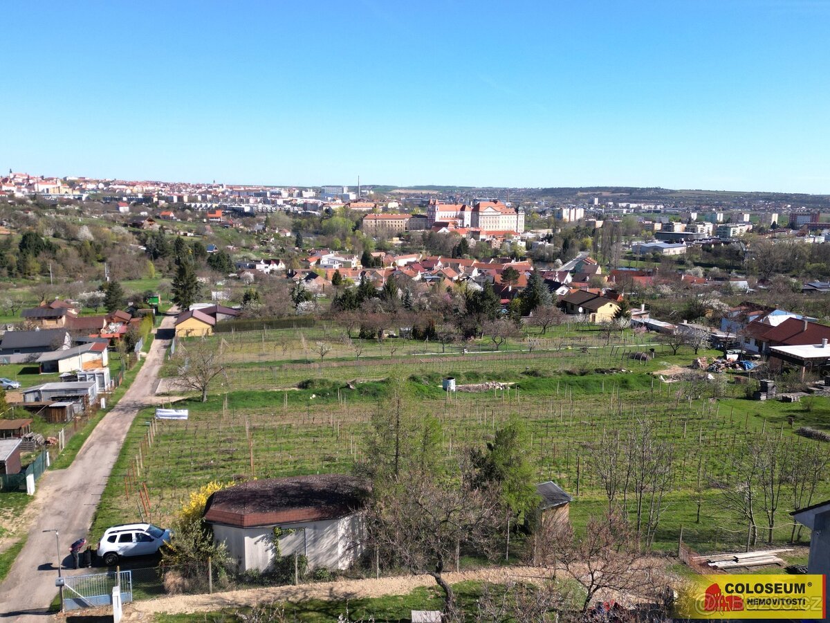 Nový Šaldorf - Sedlešovice, soubor pozemků, vhodný jako stav