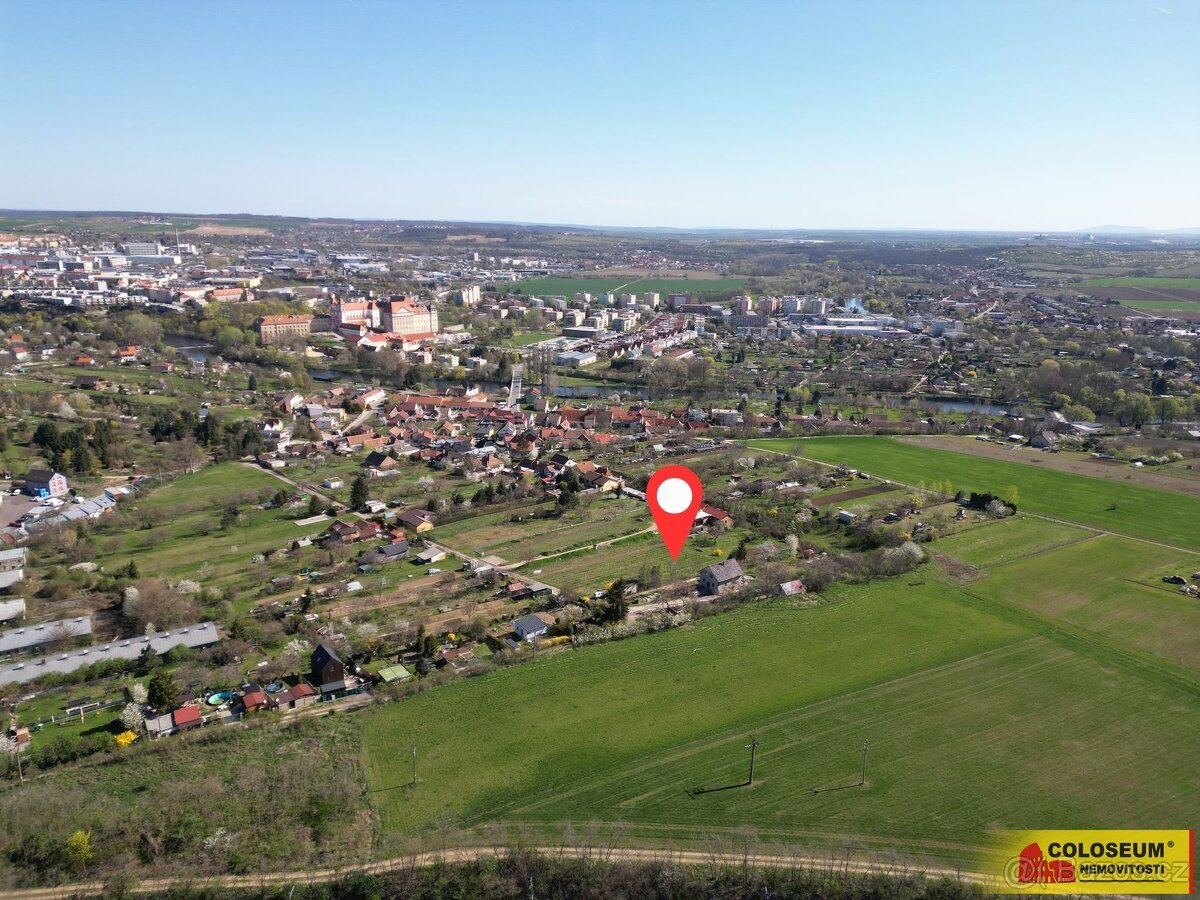Nový Šaldorf - Sedlešovice, soubor pozemků, vhodný jako stav