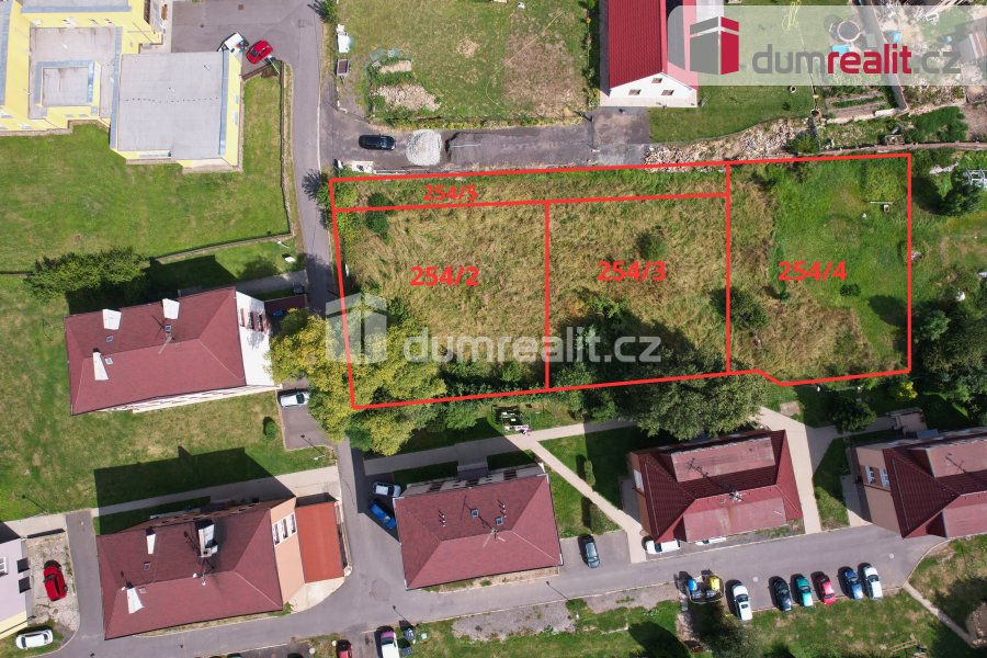 Prodej 1 pozemku k výstavbě RD každý o velikosti 700 m2, Vel